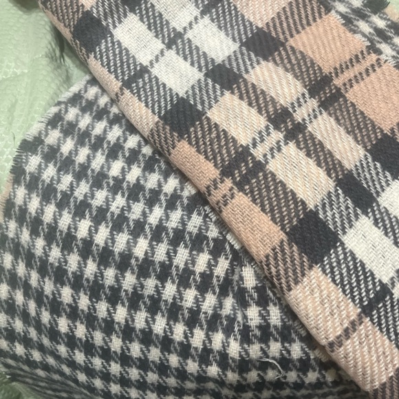 Steve Madden pink and gray plaid fringe scarf - Picture 3 of 7